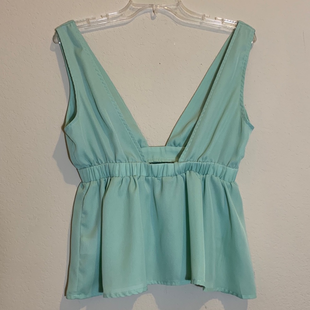 ❇️3/$30❇️ TOBI 'Dare To Take A Risk' Green Peplum V-Neck & Low Back Tank Top. SM - Picture 6 of 8